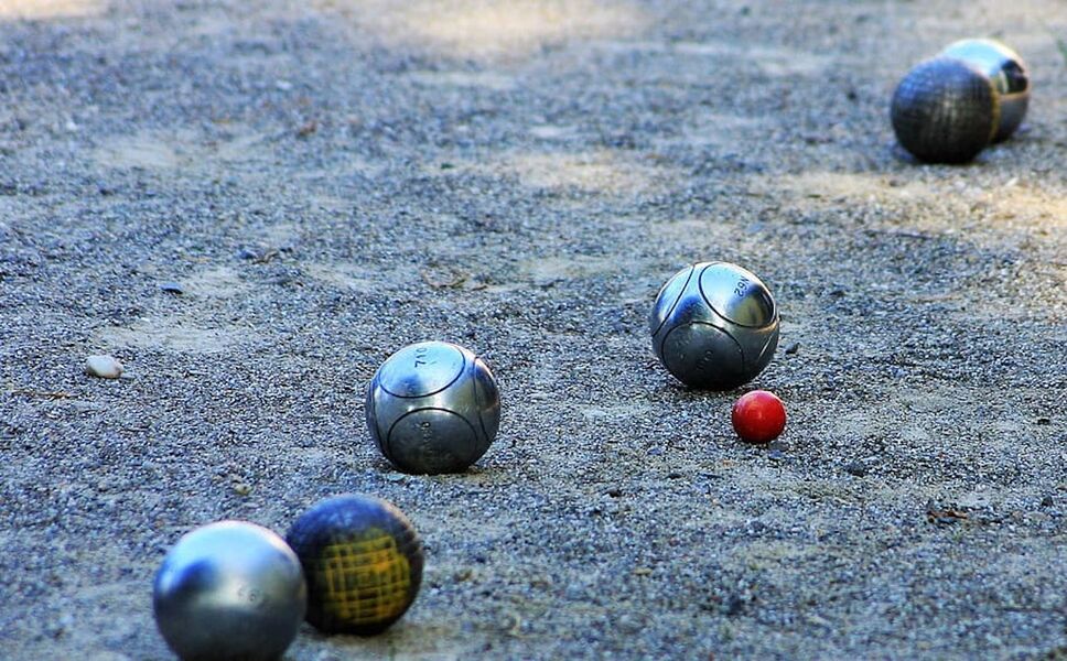 le 4 août - tournoi de pétanque et buffet canadien