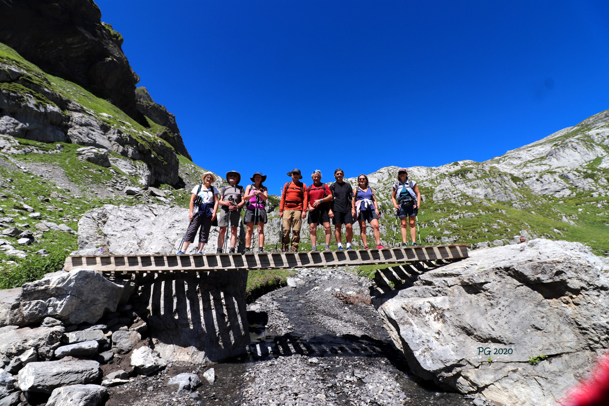 Sur le pont du refuge de La Vogealle