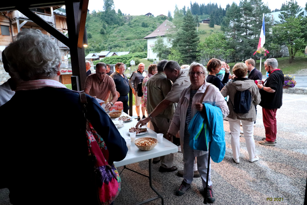 Apero debout exterieur07