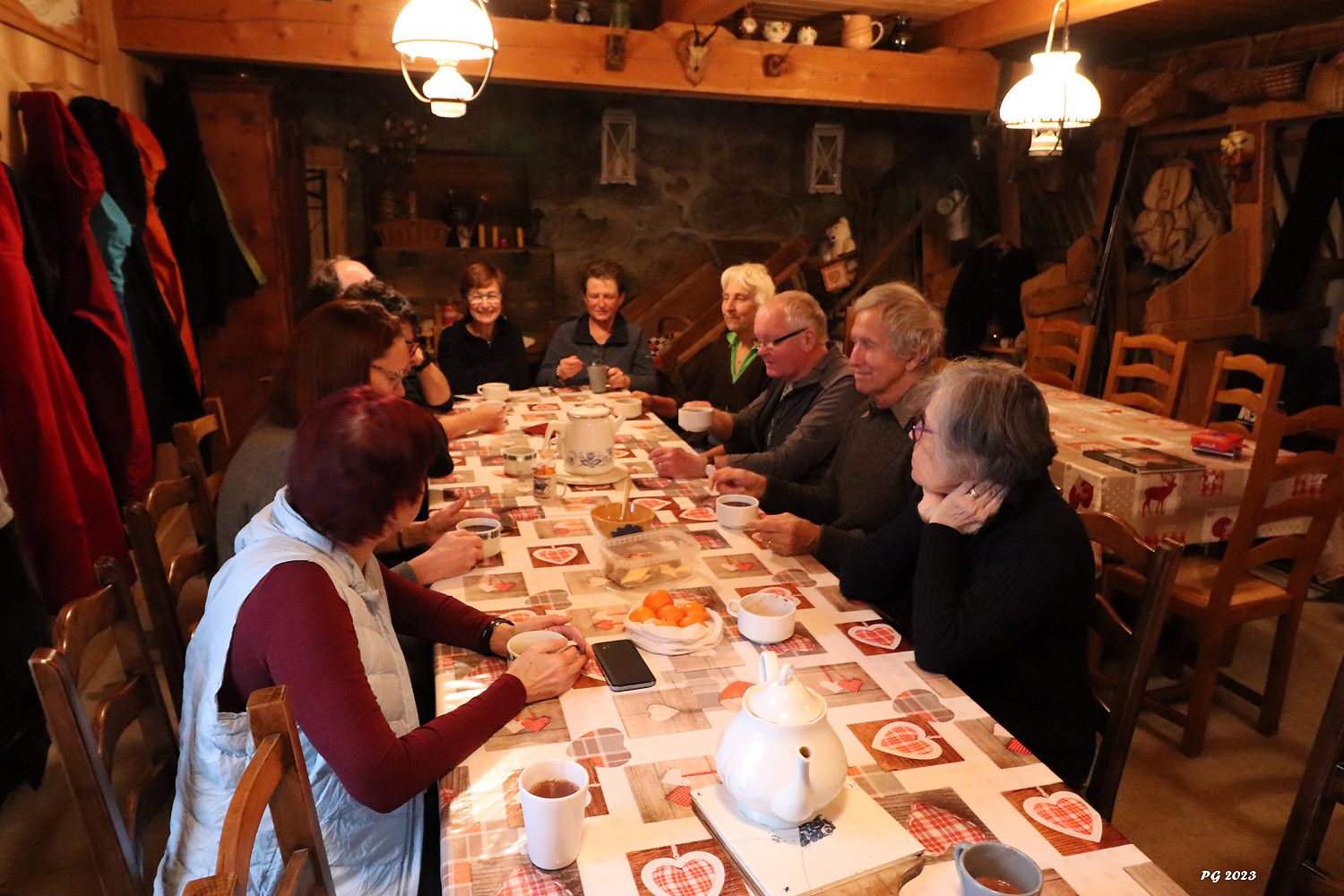 7 Gouter a l'Alpage avec nos Hotes