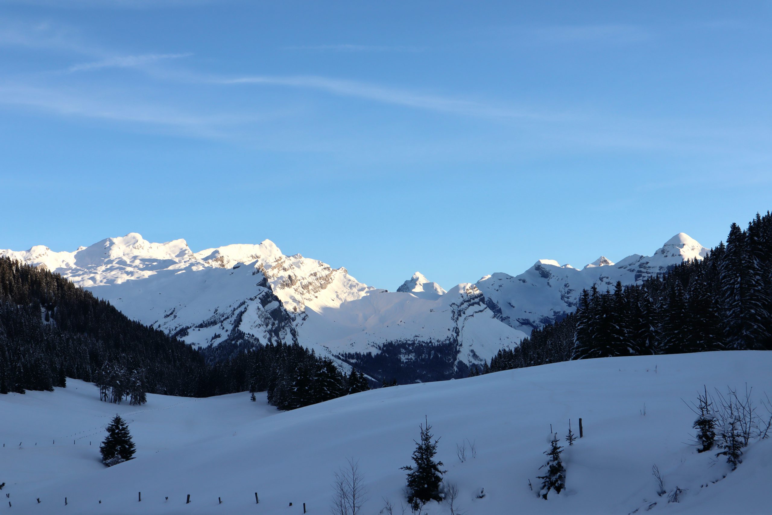 Rando Raquette J2 6bis face au Criou Dents blanches Tenneverge